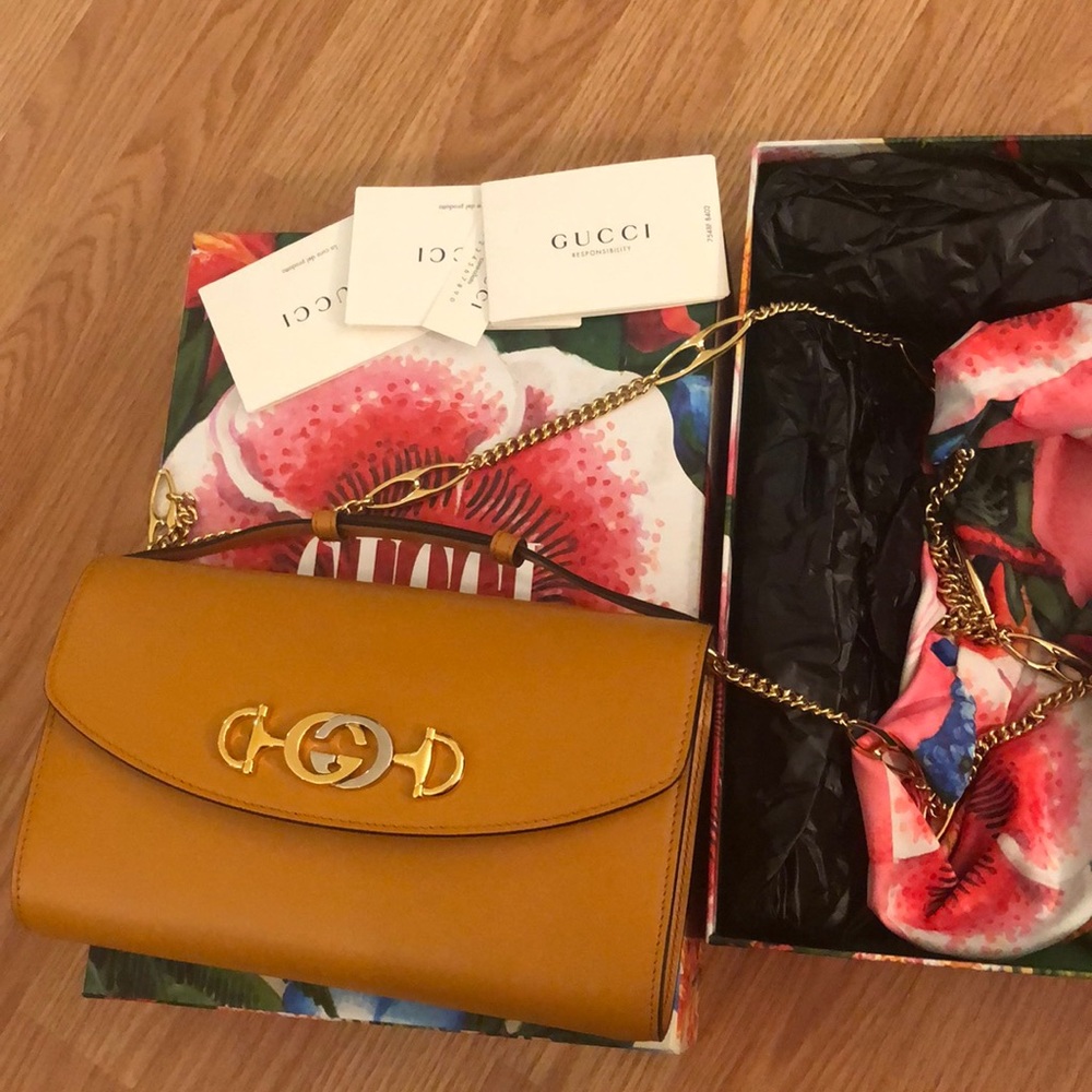 NWT Gucci Zumi smooth leather small chain bag